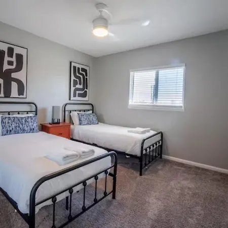 All New! Convenient Location! Sleeps 8 DEN Exterior foto