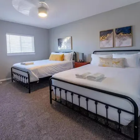 All New! Convenient Location! Sleeps 8 DEN Exterior foto